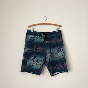 Volcom Men’s Swim Trunks Size 31 Blue Black Green Purple Surf Water Shorts Quick
